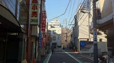 すぐ右手にクイーンズティーです。