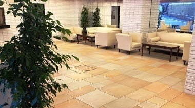 クイーンズティーのマンションロビー