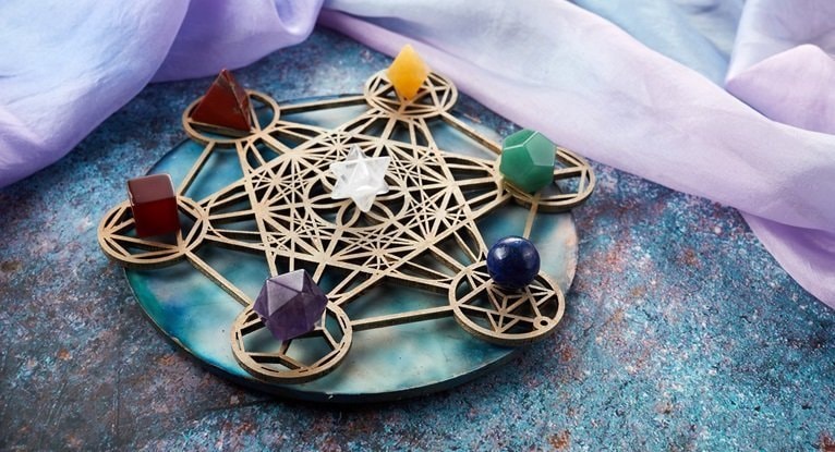 クリスタルグリッドと神聖幾何学によるヒーリングイメージ｜赤坂のスピリチュアル空間