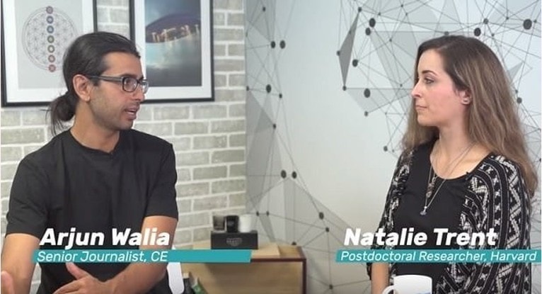 ハーバード大学のナタリートレント博士（右）